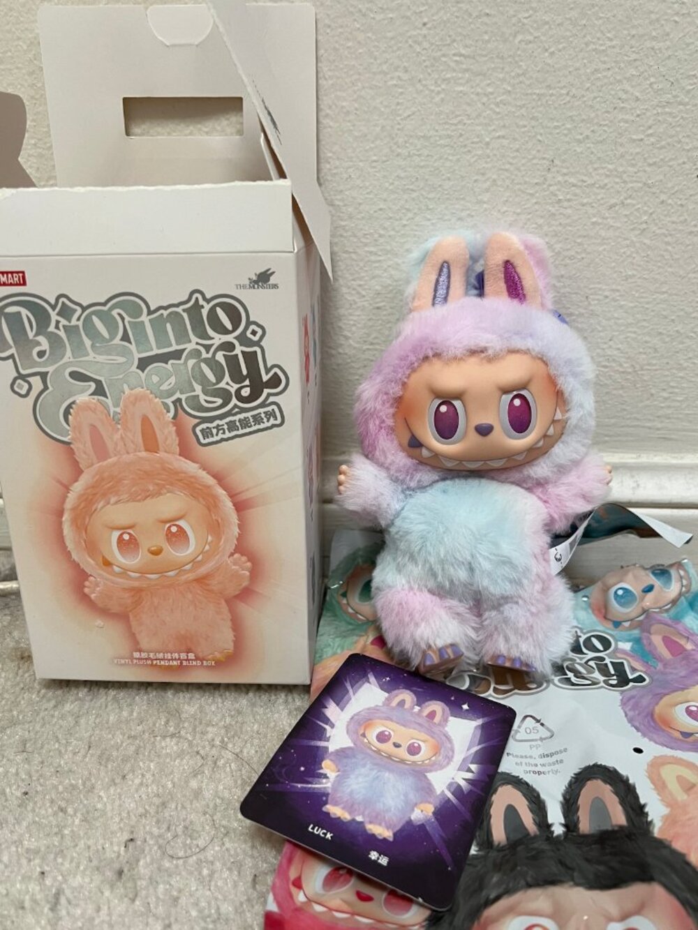 NEW IN BOX LABUBU BLIND BIG INTO ENERGY - LUCK